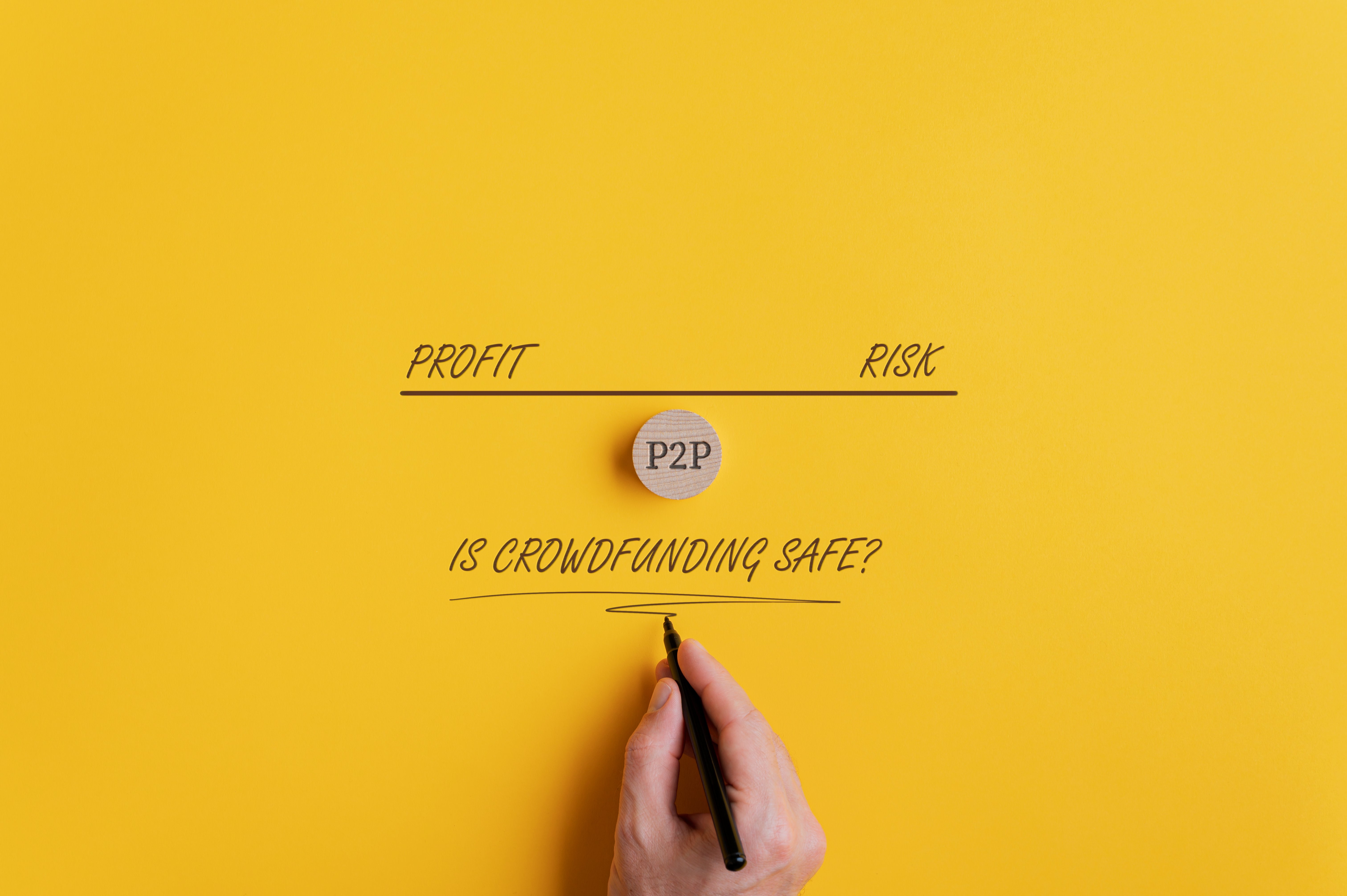 Imagen conceptual sobre la seguridad del crowdfunding - sopesar el riesgo y el beneficio de dicha inversión.